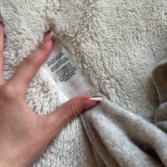 Aritzia Community Yak-Wool Turtleneck Sweater Size XS | Heather Gray | Capsule | - Picture 8 of 9